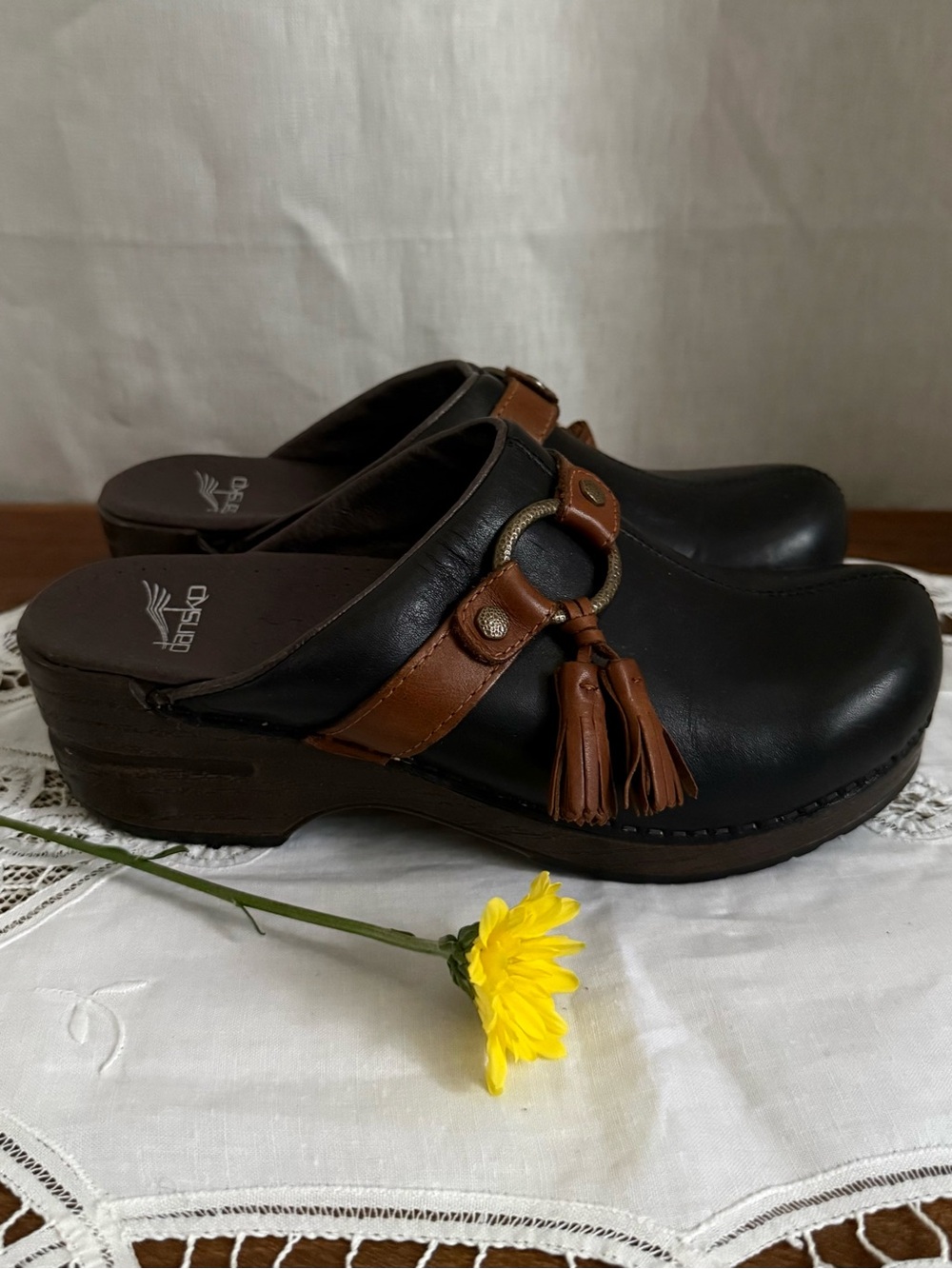 Dansko Leather Clogs 37 6.5 US Black Brown Tassel Ring Boho Mules